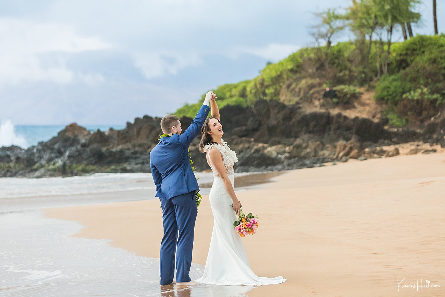 fun elopement in Maui
