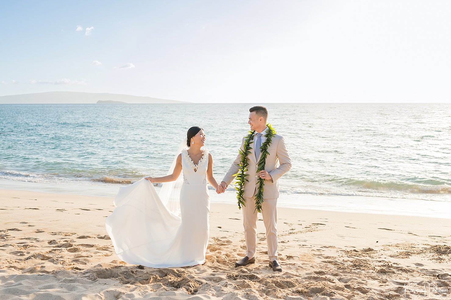 Adventurous Romance - Wenting & Jacob's Venue Wedding in Hawaii