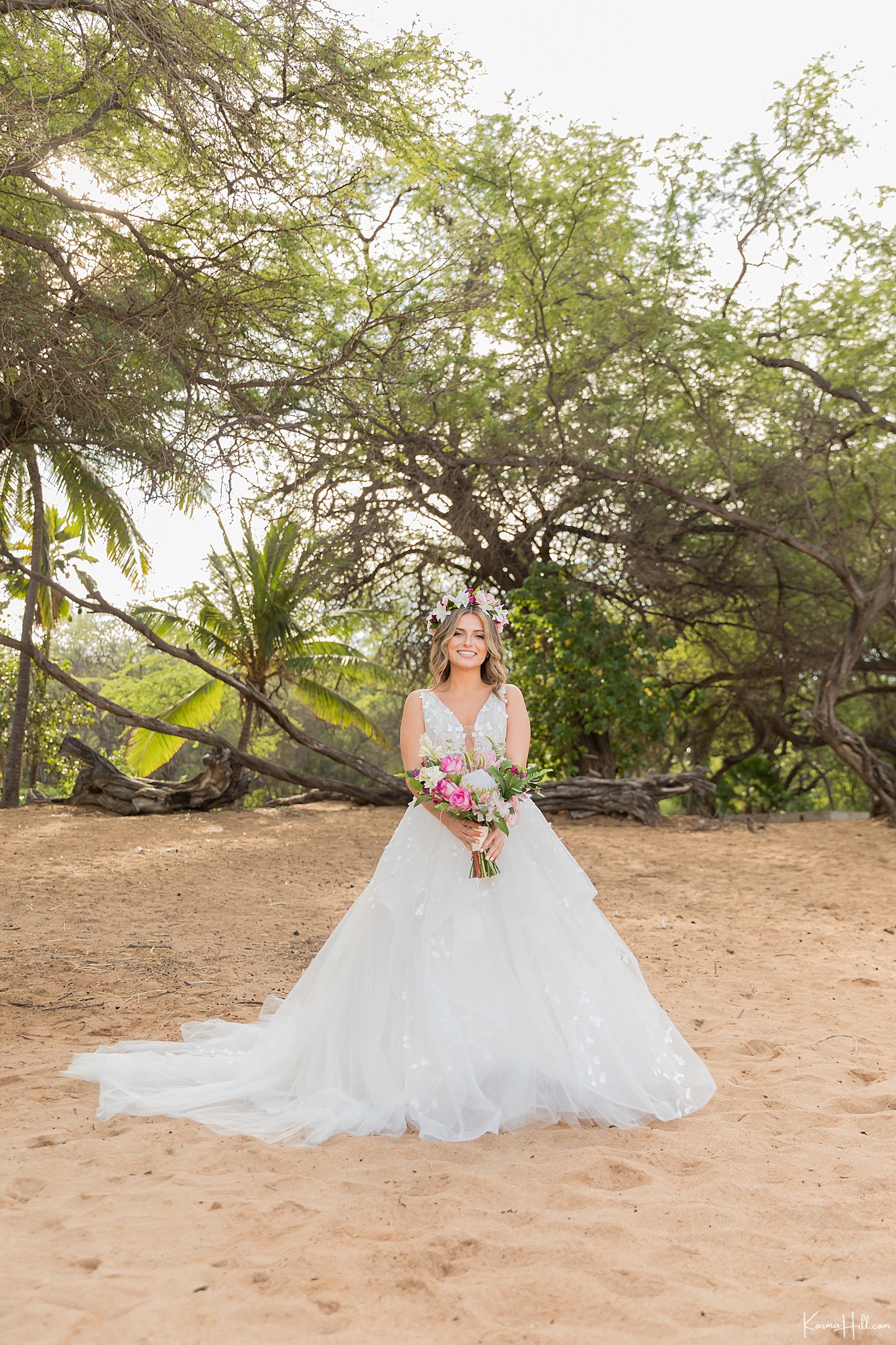Elope in Maui bride