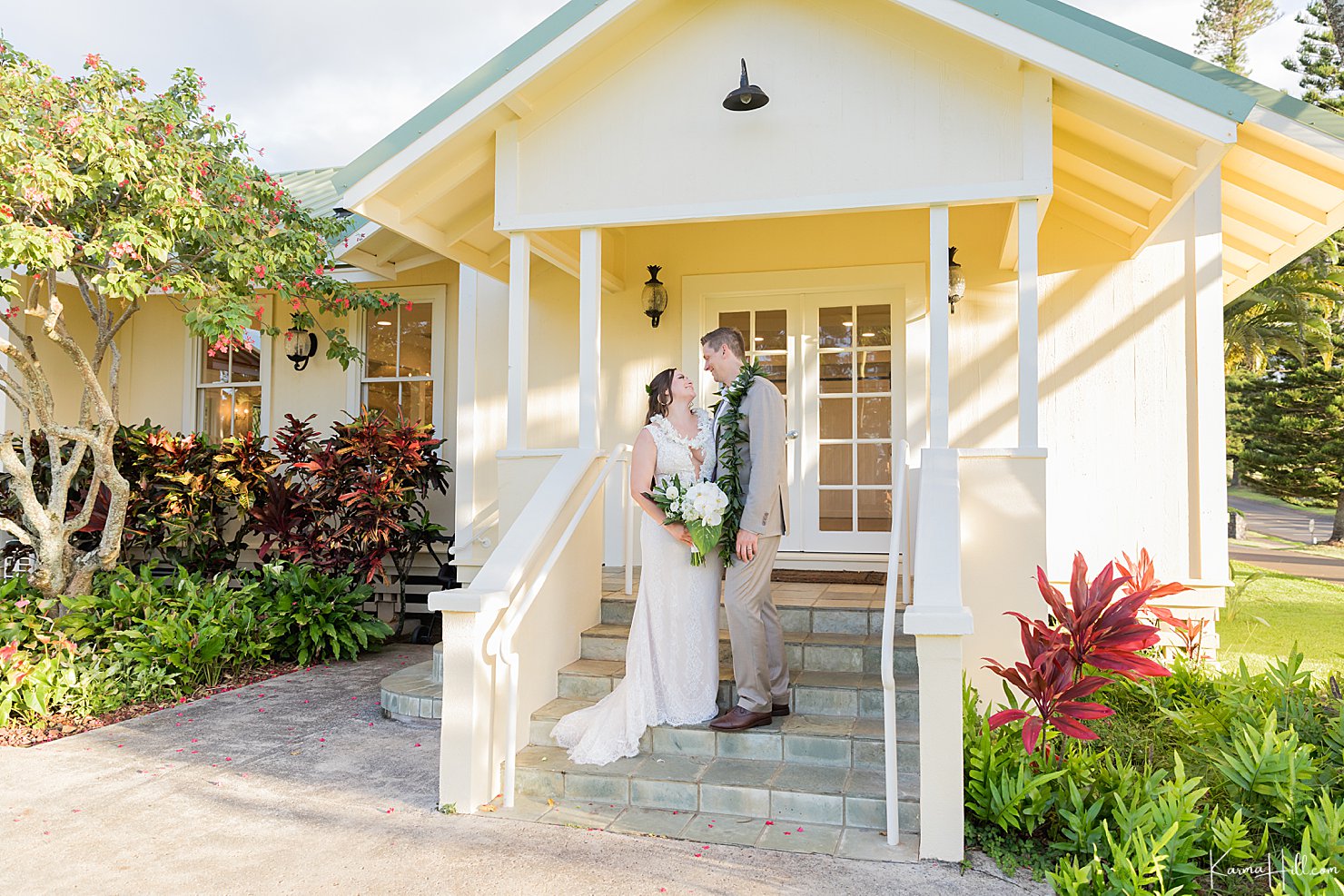 Maui Destination Wedding at the Steeple House with Simple Maui Wedding