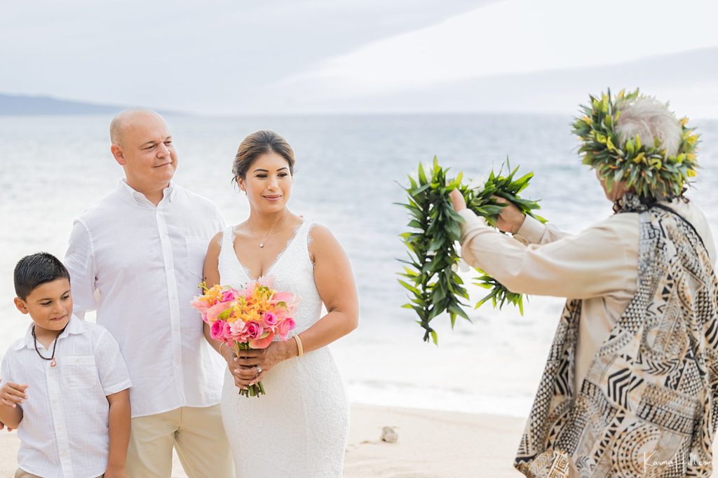 Maui Wedding lei exchange