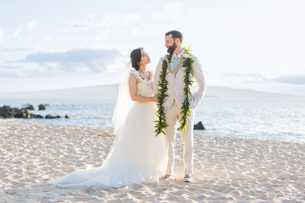 Beach wedding photography in Maui