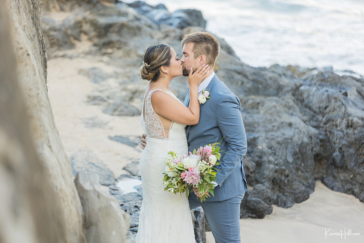 Beach wedding in Maui
