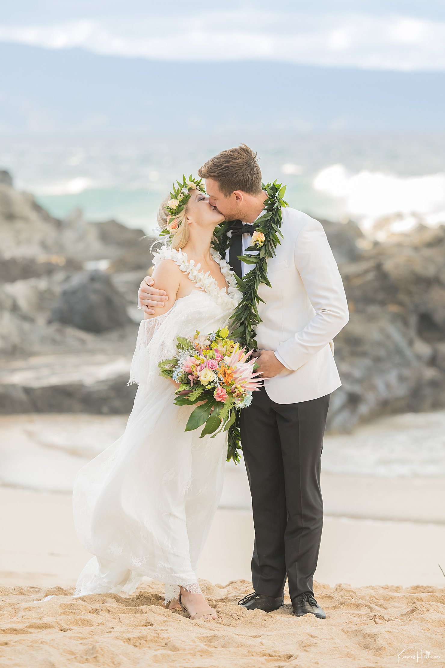 bride and groom in maui