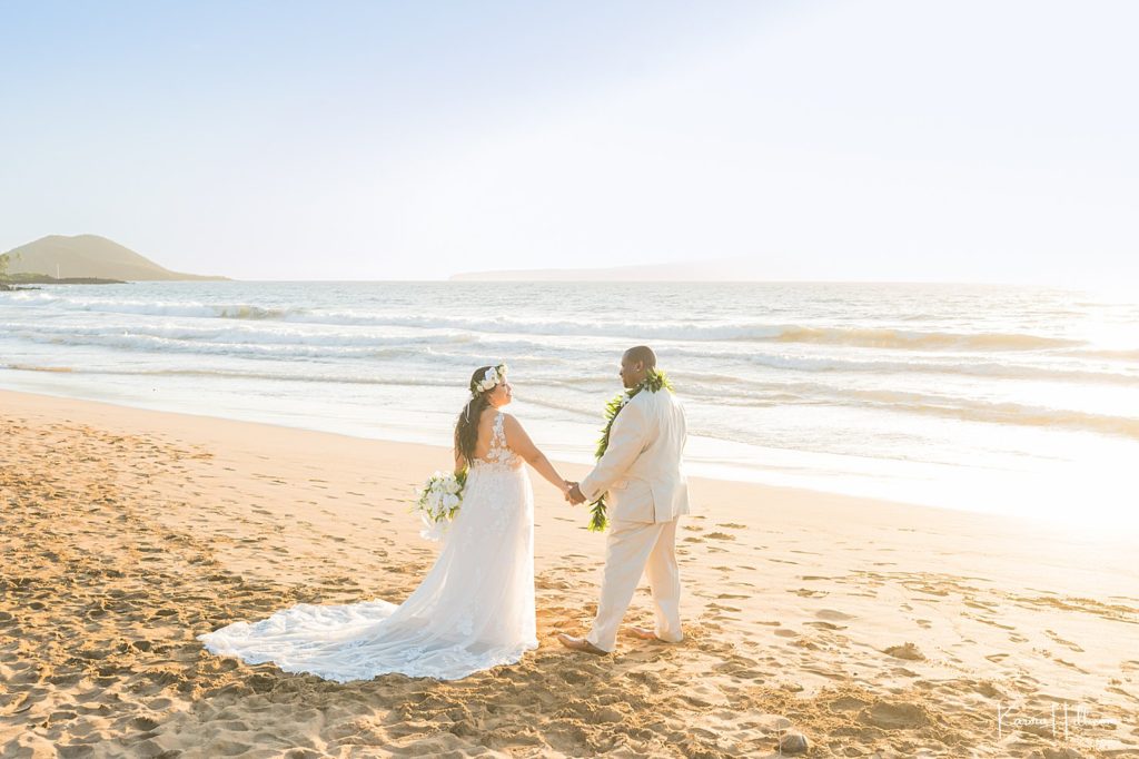maui newlyweds on beach