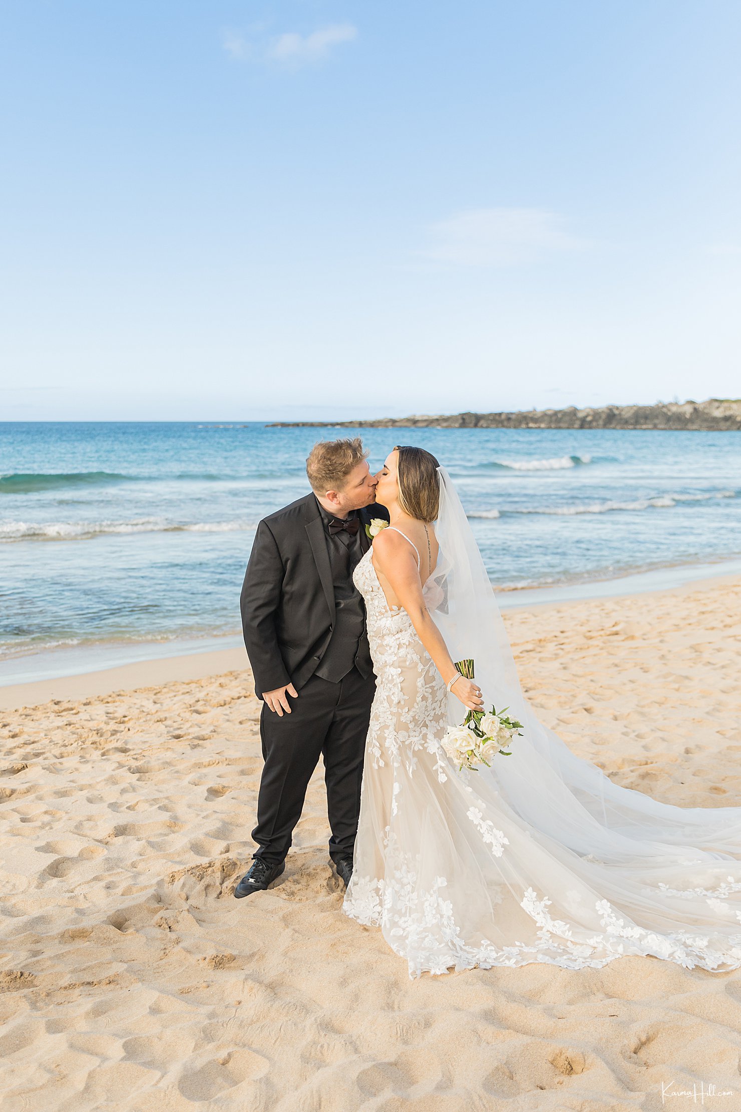 beach wedding ceremony 