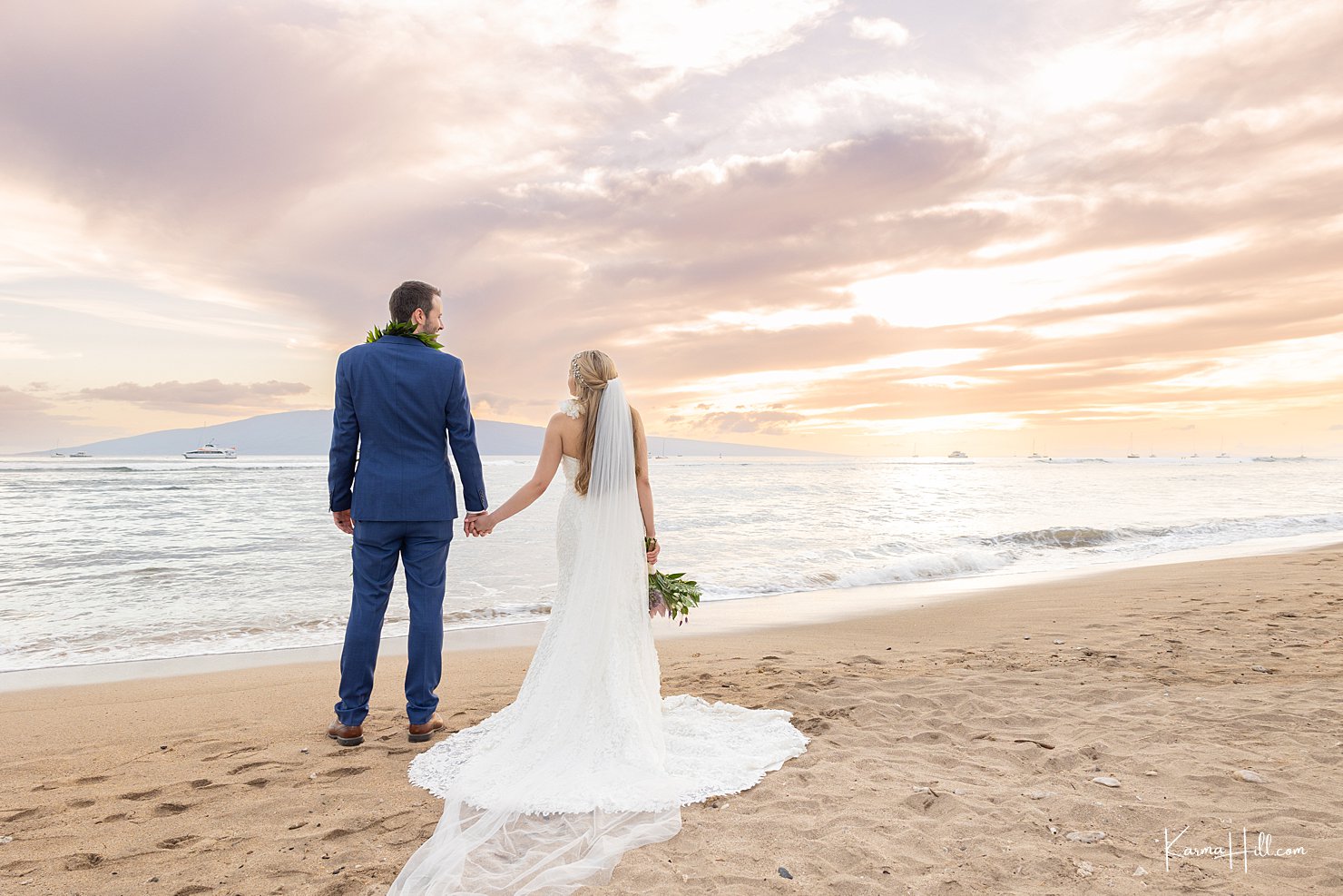 Sunset wedding photography in Maui
