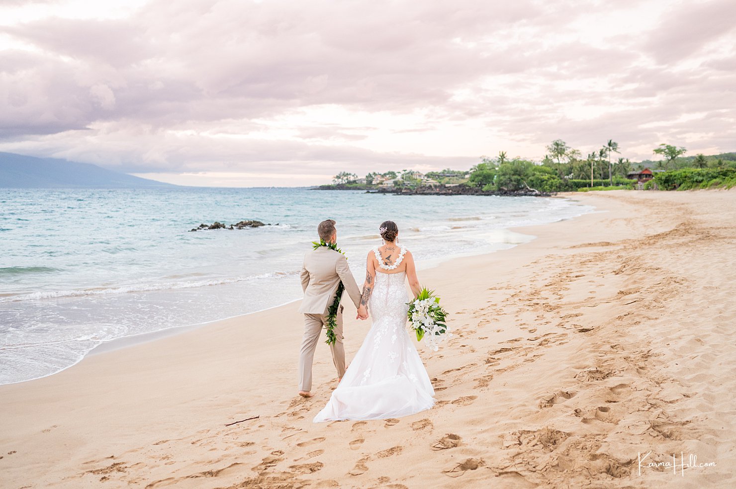 pastel sunset at a Maui Destination Wedding