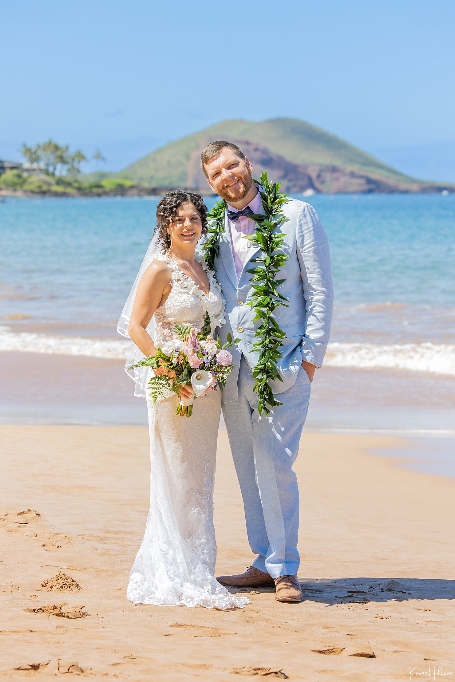 Beach Wedding in Maui with Simple Maui Wedding