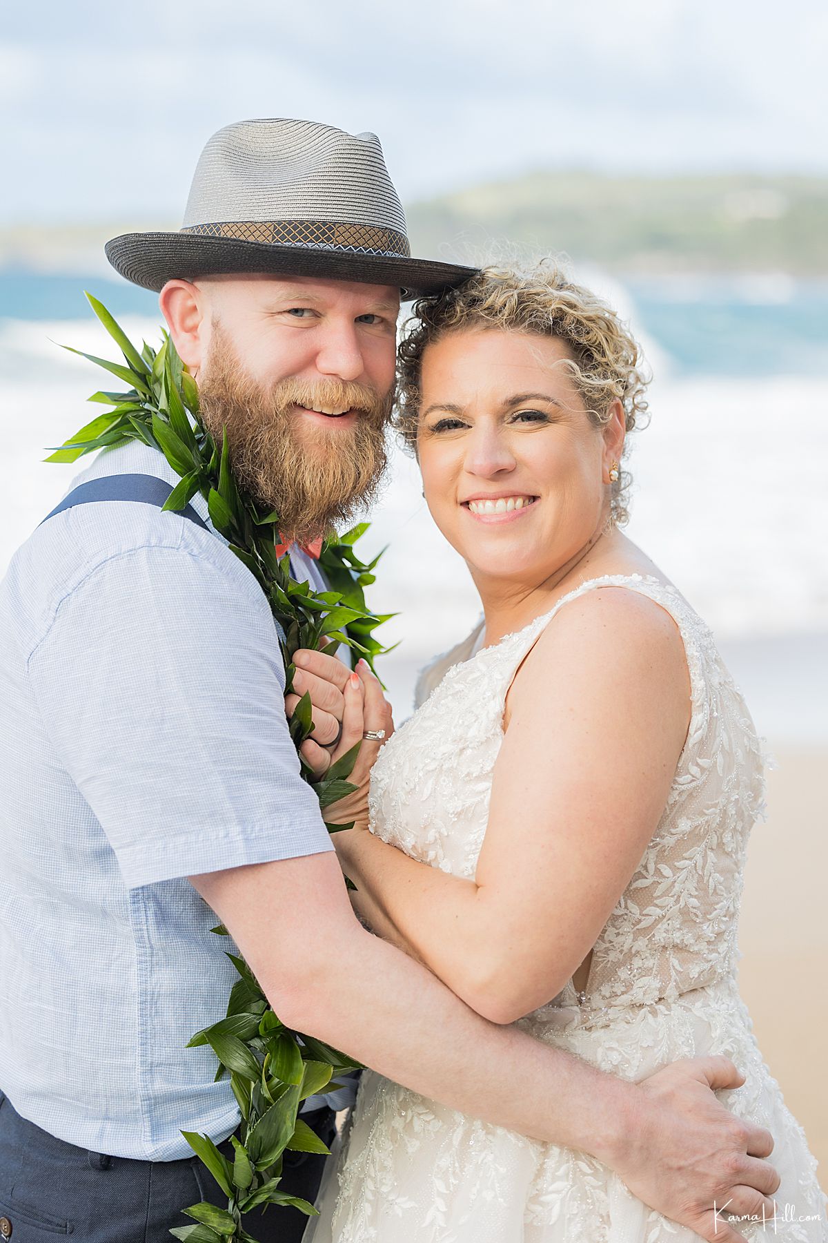 newlyweds in hawaii 