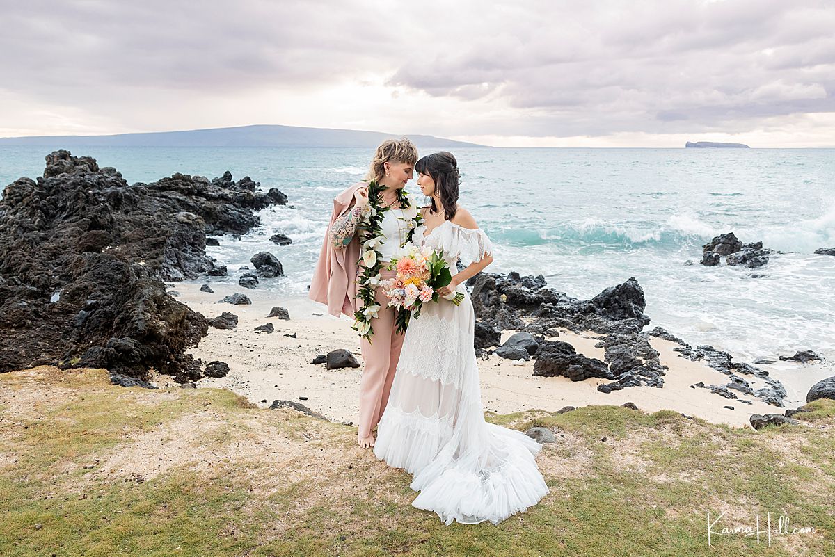 Lesbian wedding in Paradise