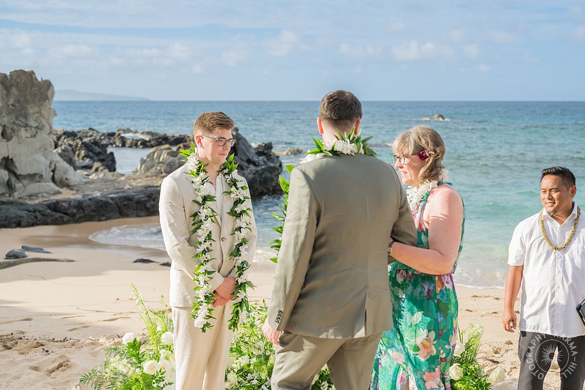Maui beach elopement