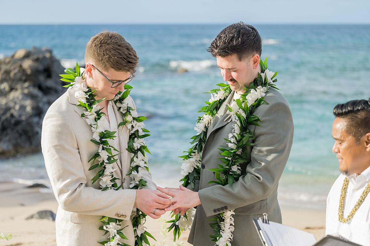 Maui beach elopement
