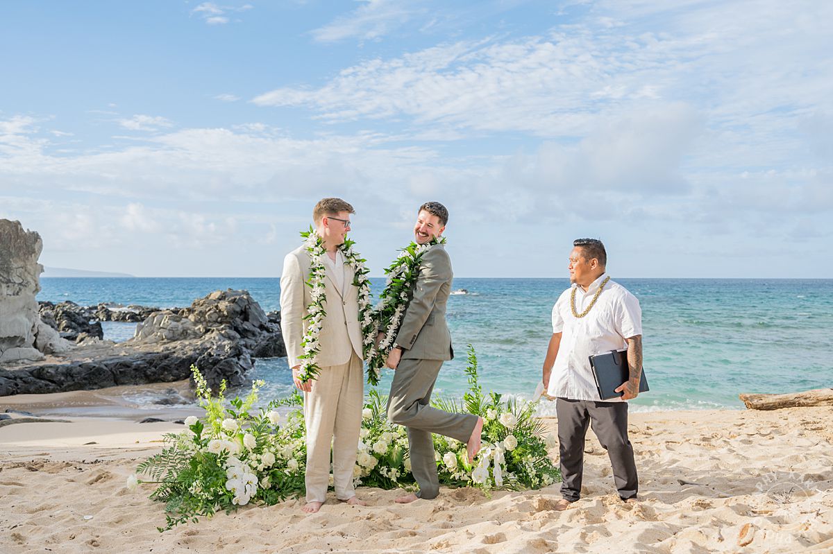 Maui beach elopement