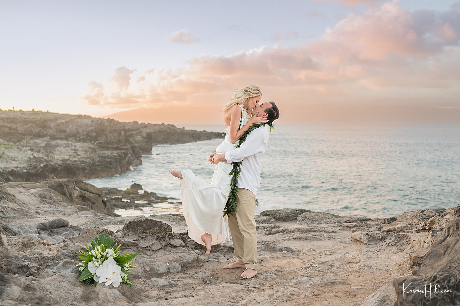 How to elope in Maui